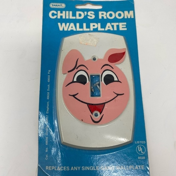 Single Childrens Light Switch Wall Plate Snapit Plastic Pink Pig 1960's - Picture 1 of 4